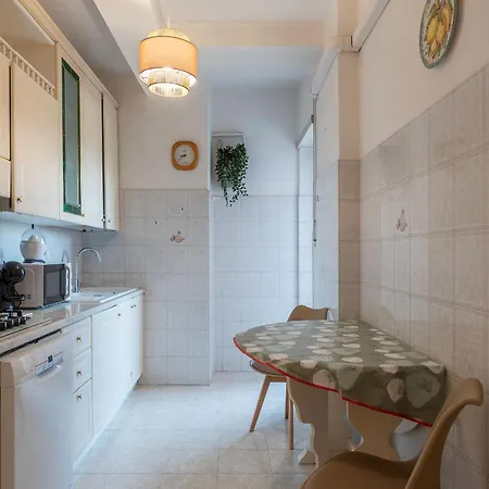Guesthost - La Rosa Di Trastevere Apartment