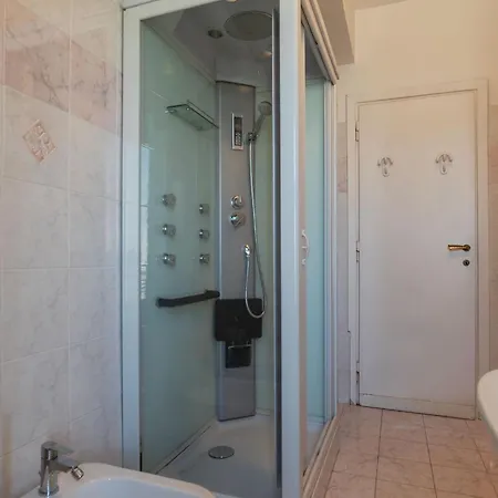 Guesthost - La Rosa Di Trastevere Apartment Rom